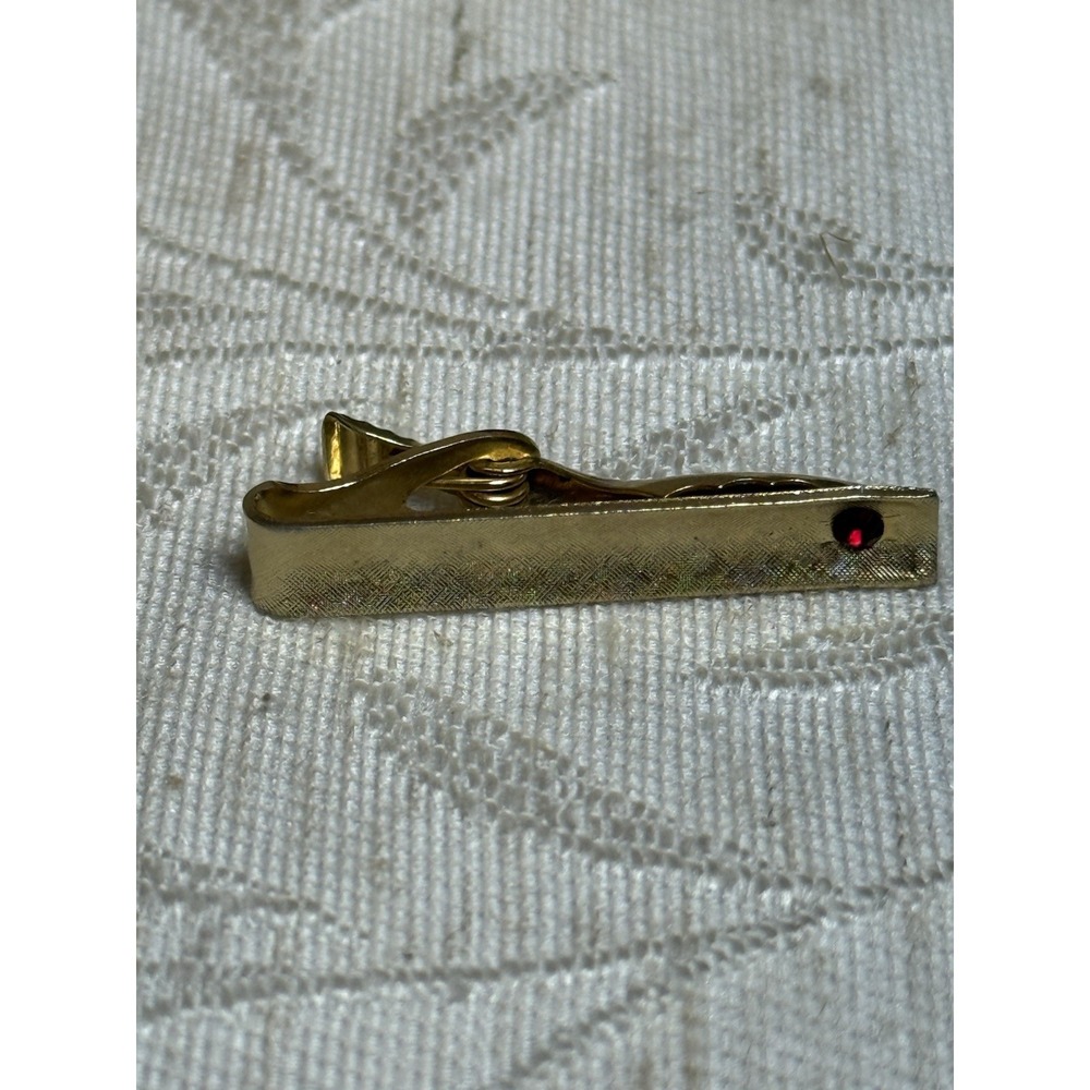 Vintage Brushed Gold Tone With Red Gem Shorty‎ Tie Clip